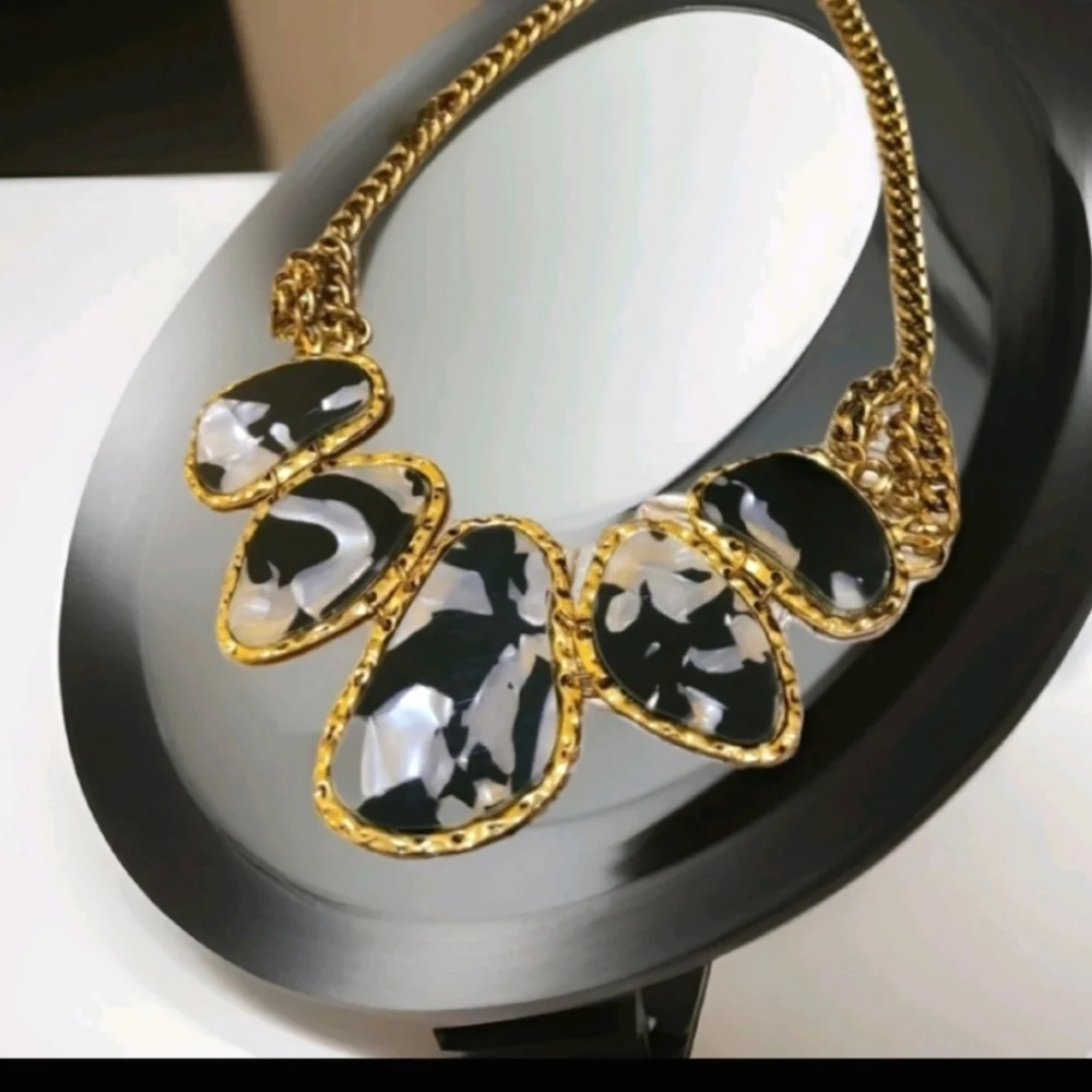 Vintage Estate Esmeray Black & White Shell Gold Statement Necklace